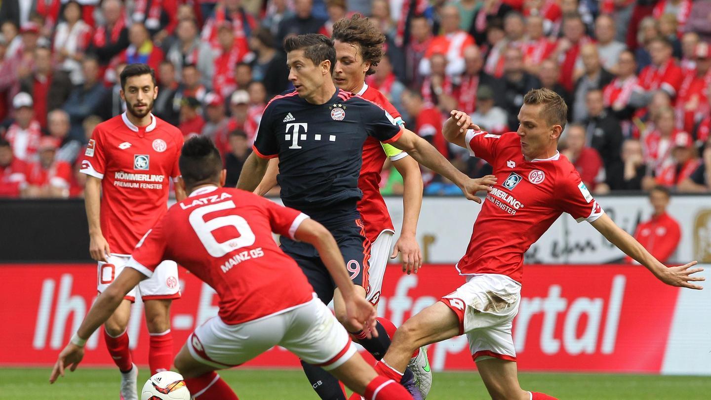 周六西甲裁判安排：弗朗西斯科将执法巴萨客战贝蒂斯（周六西甲裁判出炉：弗朗西斯科将吹罚巴萨客场对阵贝蒂斯）