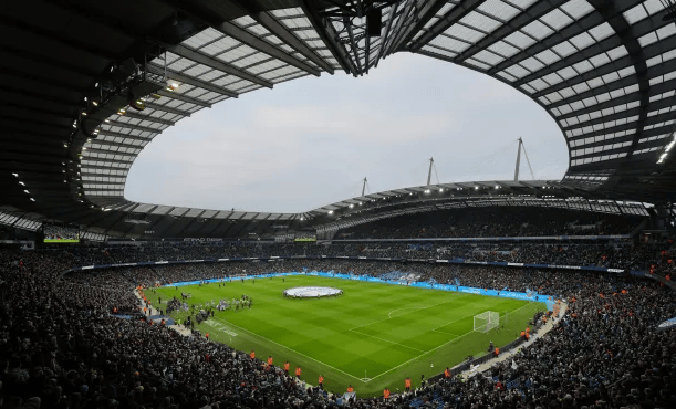 英超半场：孔萨失误+造越位失败酿失球，维拉1-2西汉姆联（英超半场：孔萨送礼+越位战术失效致丢球，维拉暂1-2落后西汉姆联）