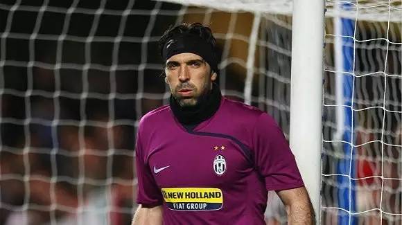 高效发挥！胡金秋20分钟9投8中轻取19分5篮板