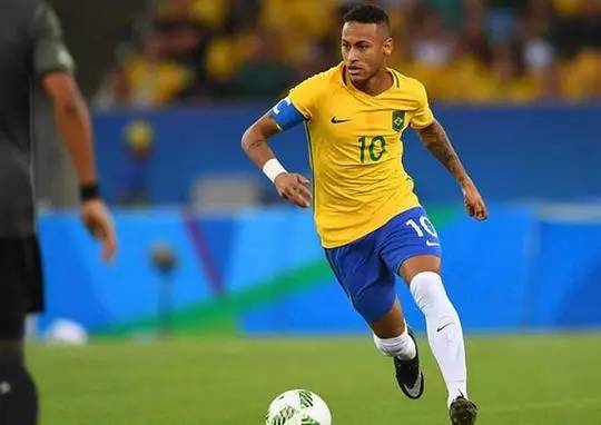 静候足协杯决赛，苏州奥体中心的草皮已换新