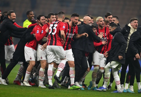 达尼洛同时斩获两座欧冠&解放者杯冠军，为历史首人（达尼洛创纪录：史上首人同时加冕欧冠与解放者杯）