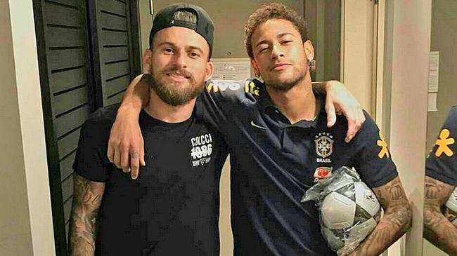 杜兰特三节28+8刷爆纪录：里程碑之夜击溃太阳 激情握拳怒吼庆祝