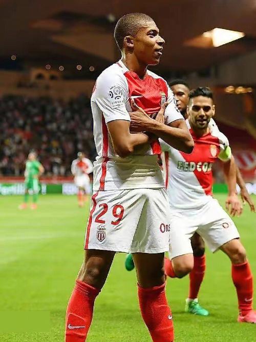 祝贺，足协推荐的谭杰、青苗联赛获亚足联草根足球特殊贡献奖（足协推荐的谭杰与青苗联赛荣获亚足联草根足球特殊贡献奖）