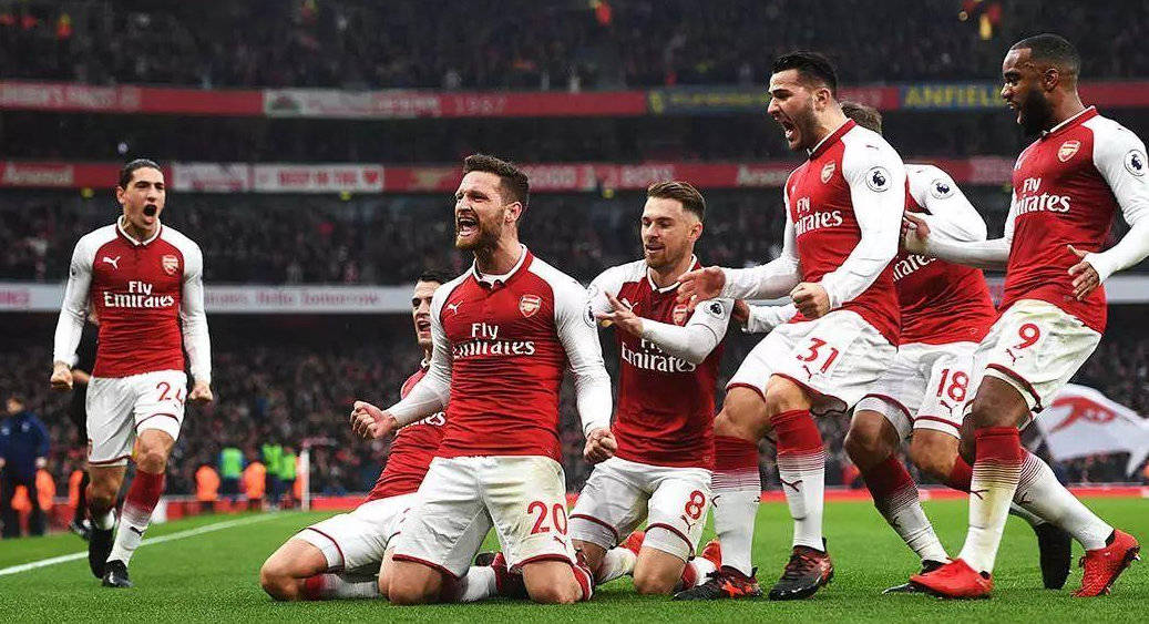 日本队2026年世界杯球衣：深蓝色底色+浅蓝色波浪状图案