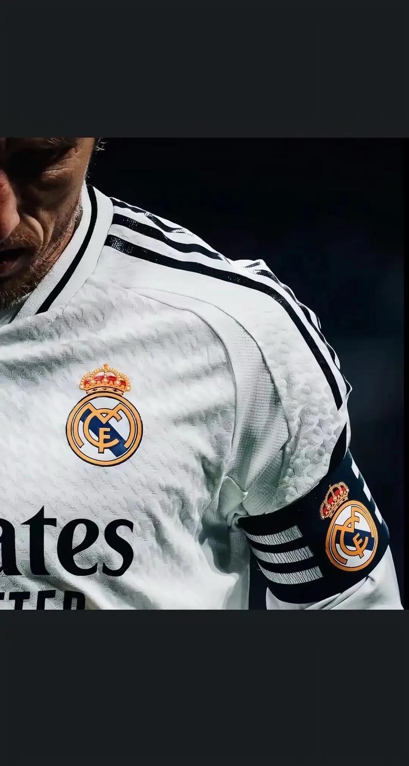 深圳男篮聘请澳大利亚教练凯利任2025-2026赛季主教练，阵容以本土核心为主，阵容实力强劲。