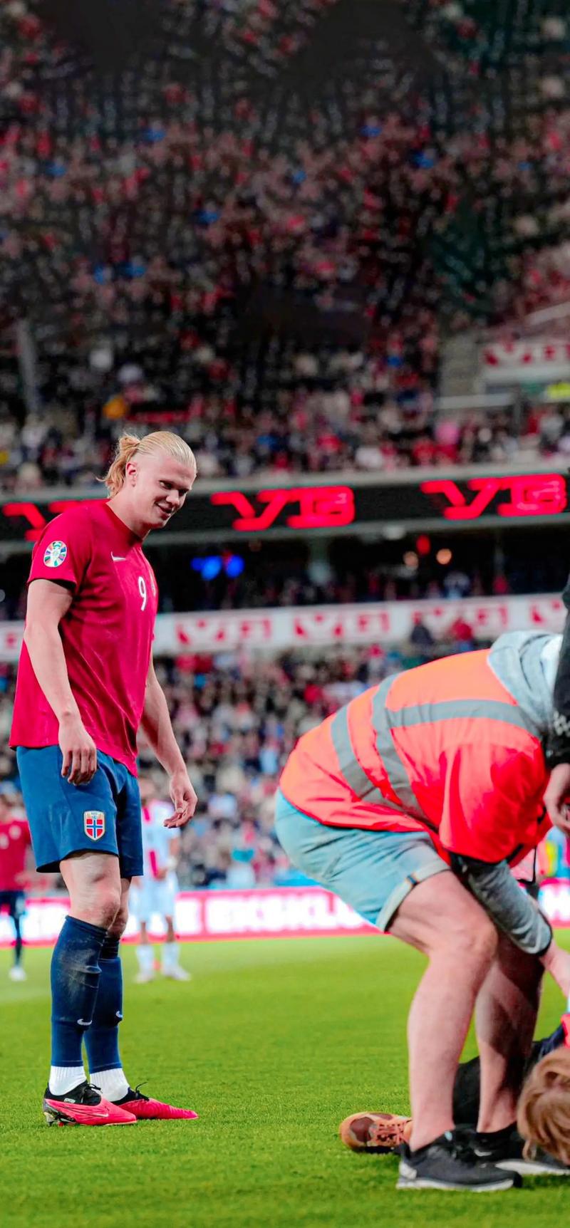 邮报：布拉德利有望出战利兹联，弗林蓬将在本月中旬复出