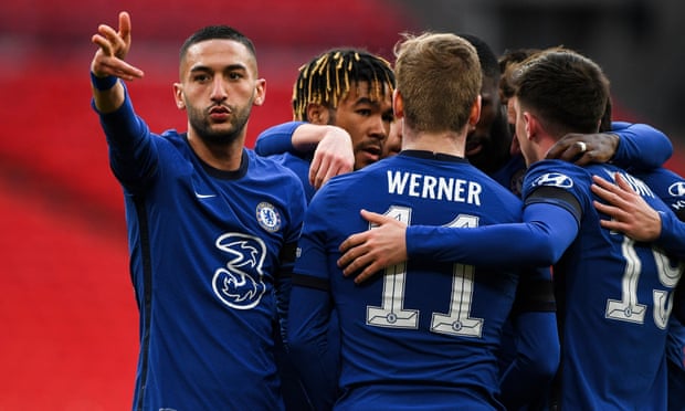 阿斯报：巴萨后卫埃里克·加西亚，未来三场仍将佩戴面罩出战（阿斯：埃里克·加西亚未来三战仍将佩戴面罩为巴萨出战）