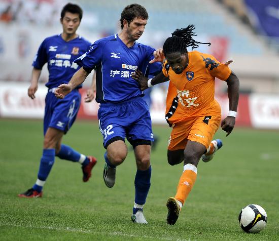 皇家贝蒂斯球星奉献令人难以置信的欧联杯进球（皇家贝蒂斯球星欧联杯献上不可思议世界波）