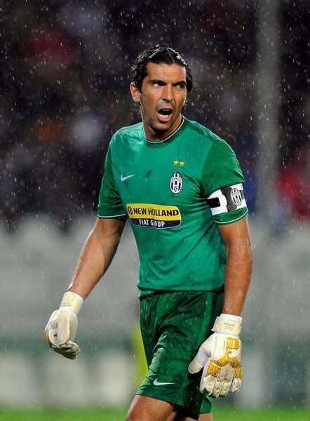 半场战报：国安2-0梅州，法比奥梅开二度