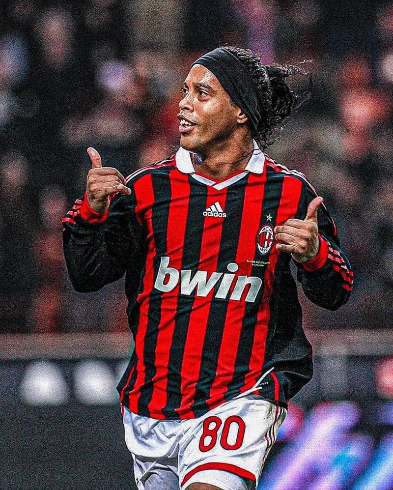 勇士官方：格林扭伤右脚，本场比赛不会回归