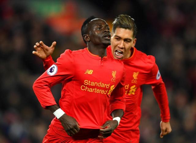 布莱顿球员三笘薰与日本战犯合影引发争议，俱乐部致歉未提菲律宾球迷，引发不满。