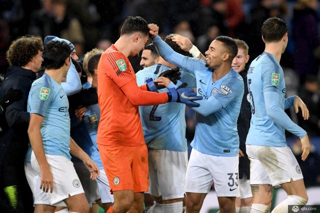 巴萨手握4球杀死晋级悬念 次回合或平局收场（巴萨四球优势几乎锁定晋级 次回合或以平局收尾）