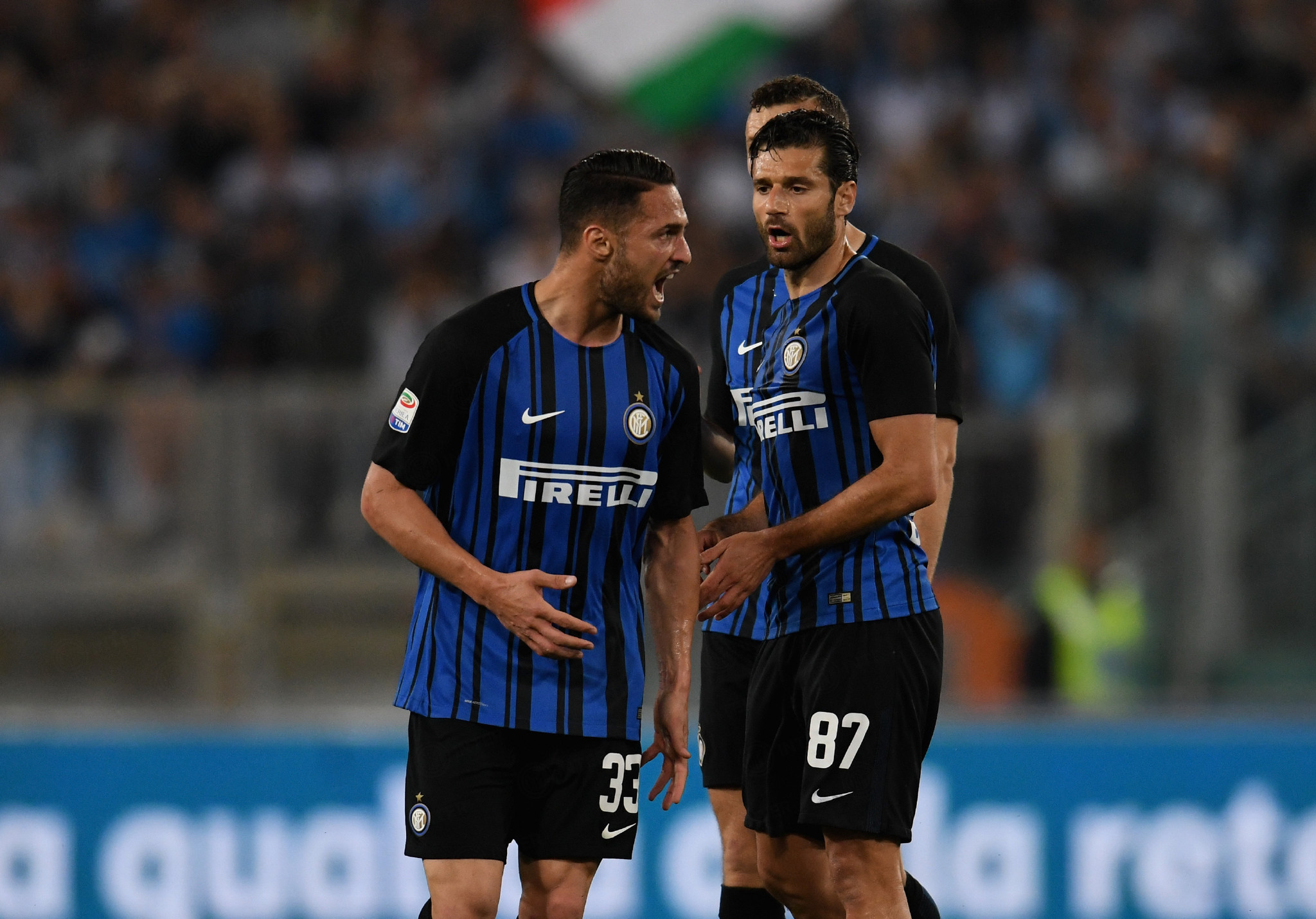 今晚能否进球？塞鸟发布亚冠主场对阵麦克阿瑟个人海报（塞鸟发布亚冠主场战麦克阿瑟个人海报：今夜能破门吗？）